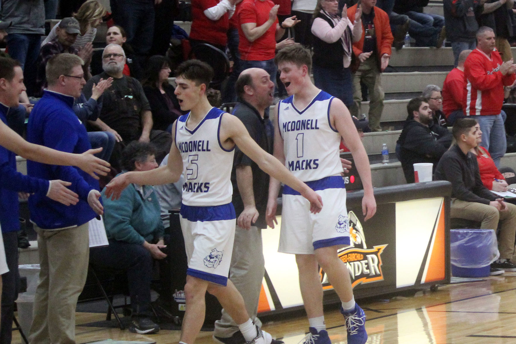 McDonell vs Thorp boys basketball at Osseo 3-12-20